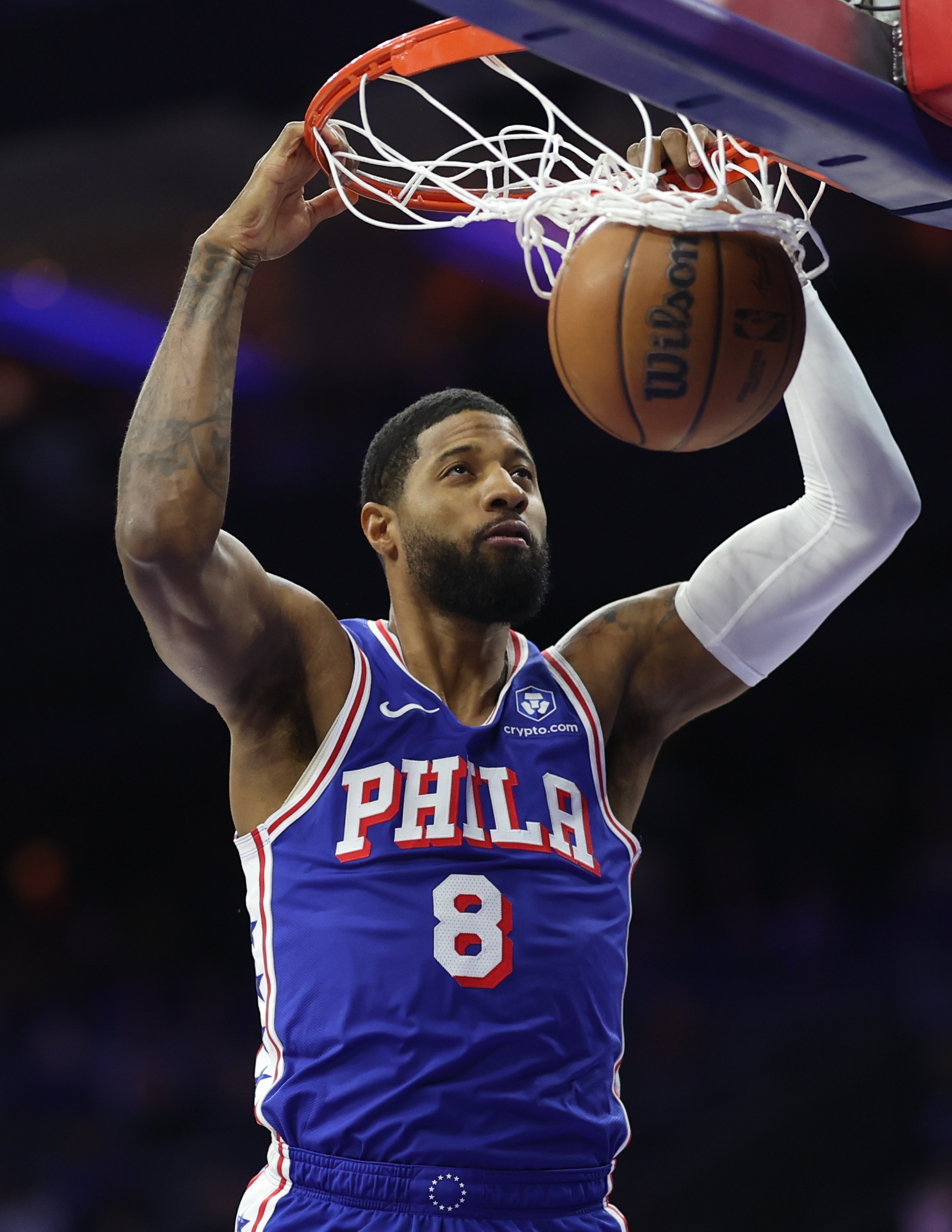 开云体育-乔大将军!乔治最近5场场均27分6.6板4助3断 投篮50% 三分42.6%